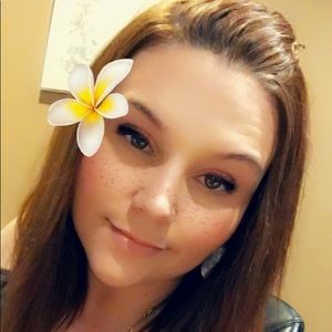 Meet your Posher, Holly